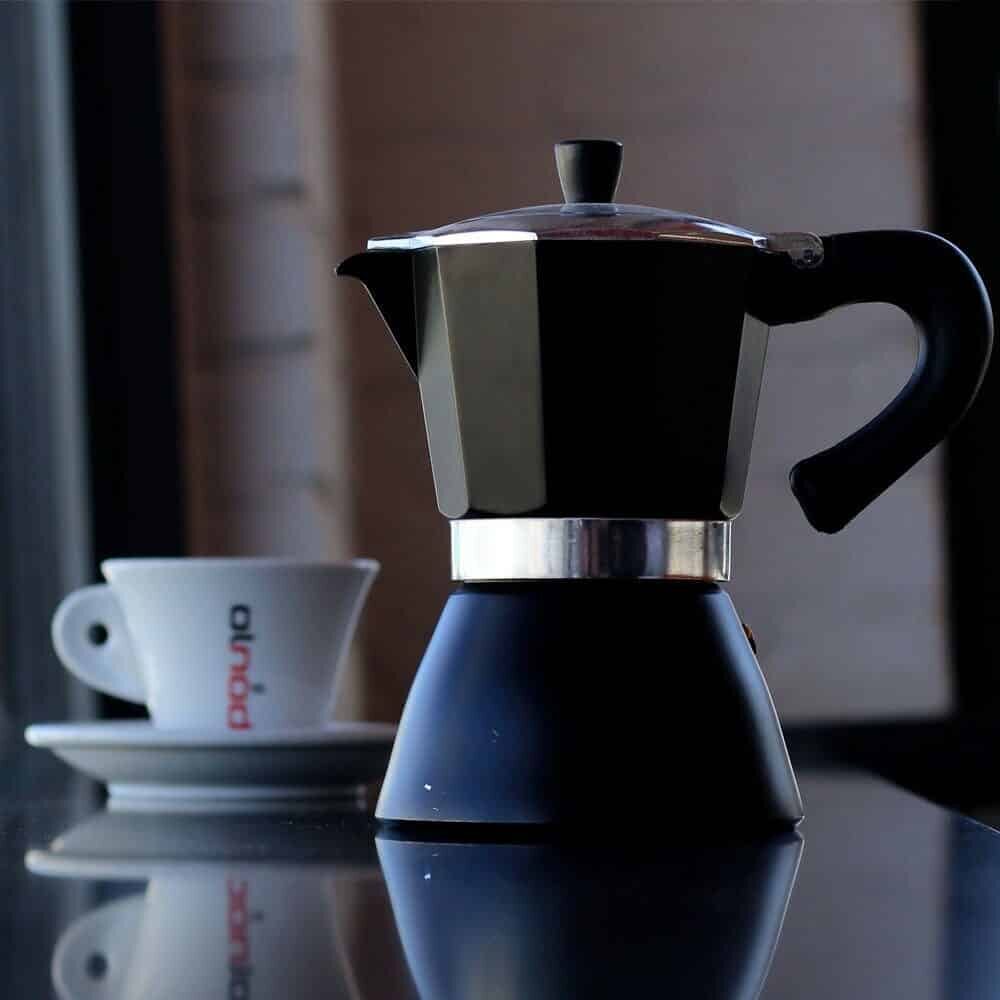 เปลี่ยนการชงกาแฟรสขมแบบ Moka Pot ให้เป็นกาแฟที่แสนอร่อย
